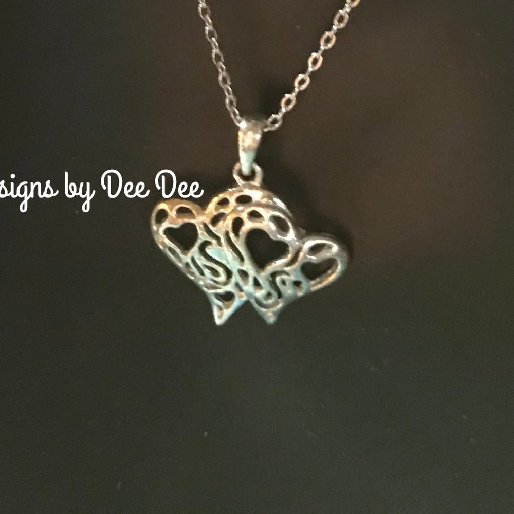 5/$20š„Double Heart Pendant Necklaceš„Bundle special price - Picture 1 of 3